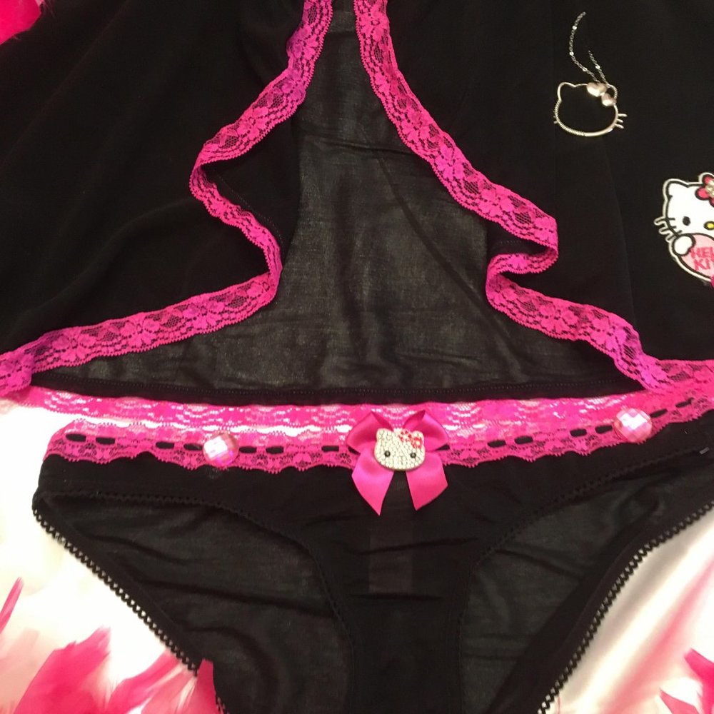 ADORABLE baby doll hello kitty  lingere set and matching necklace set! - Picture 13 of 17